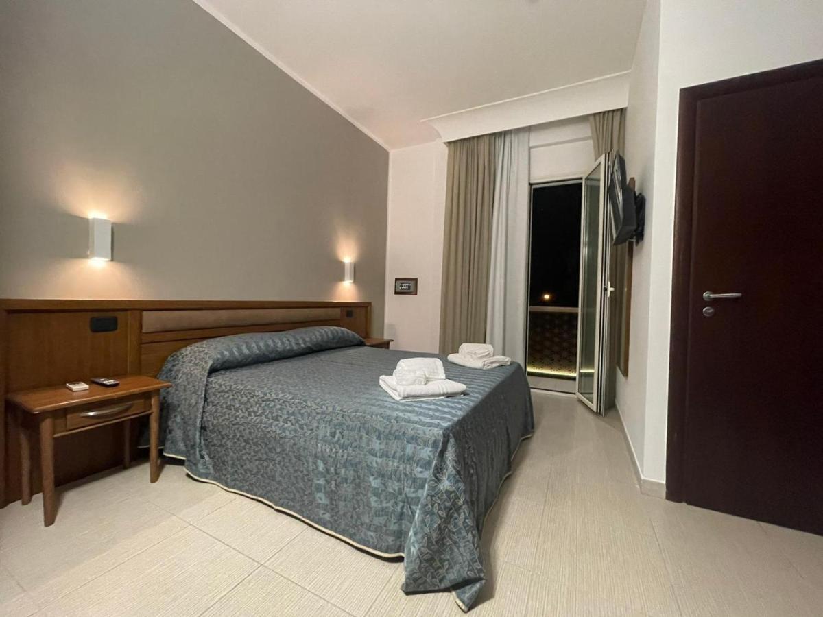 Hotel Posidonia Porto Cesareo Kültér fotó